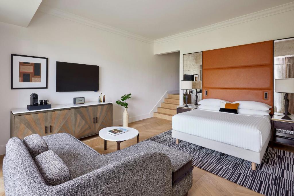 Champs Elysées Suite - Image 1