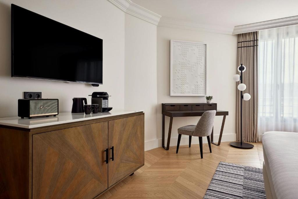 Comfort King Room - Image 3