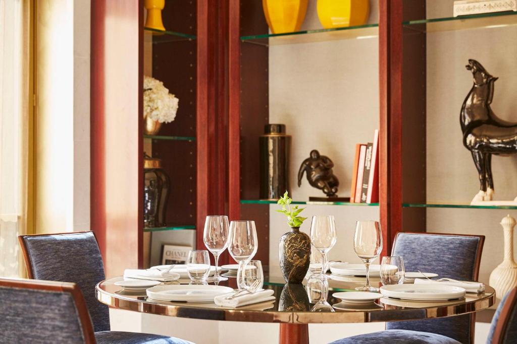 Ambassador Suite - Image 3