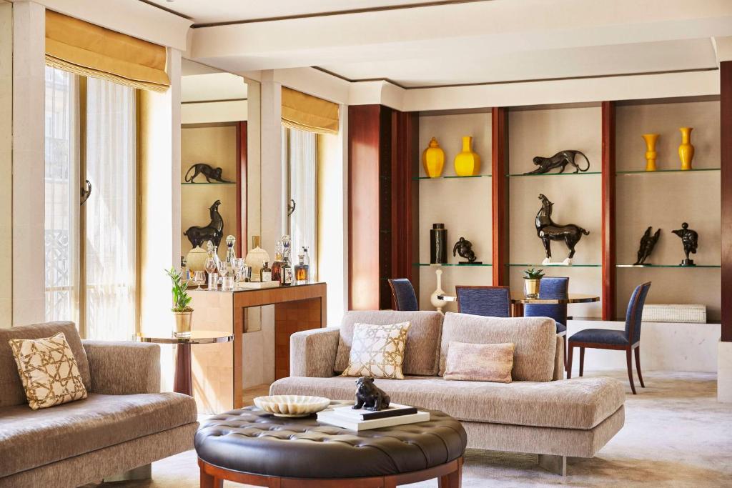 Ambassador Suite - Image 5