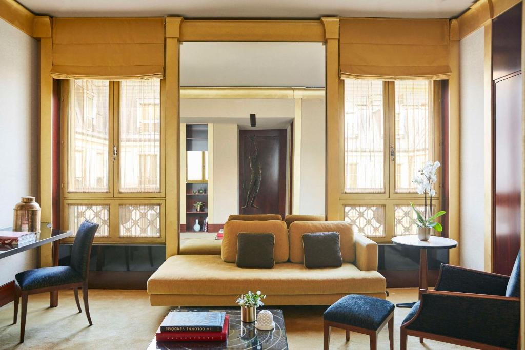 Executive Suite - Image 2