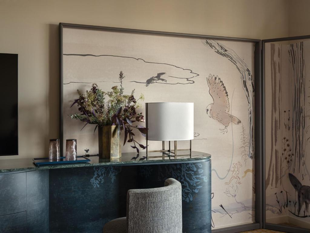 Panoramic Park View Studio Suite - Image 5