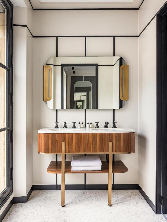 Deluxe Double or Twin Room - Image 1