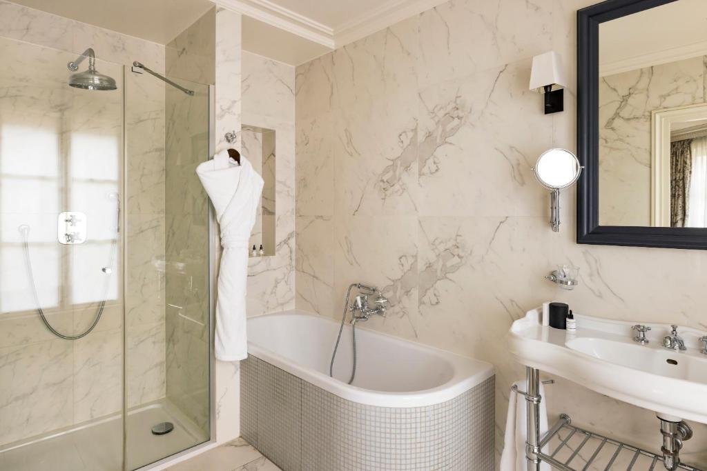 Junior Suite - Image 1