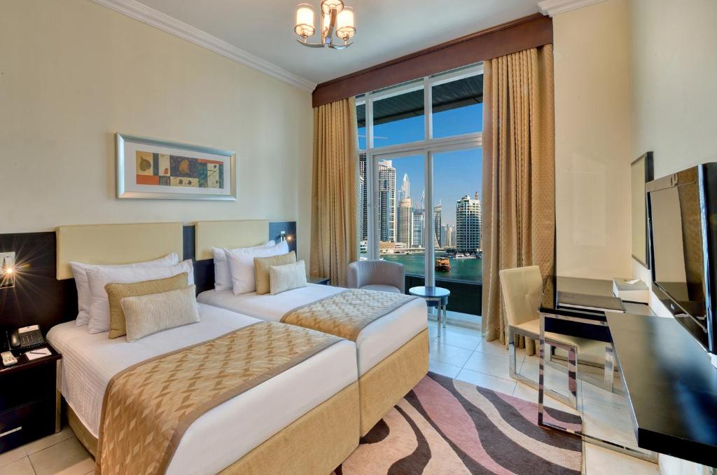 Premier One-Bedroom Apartment - Image 1