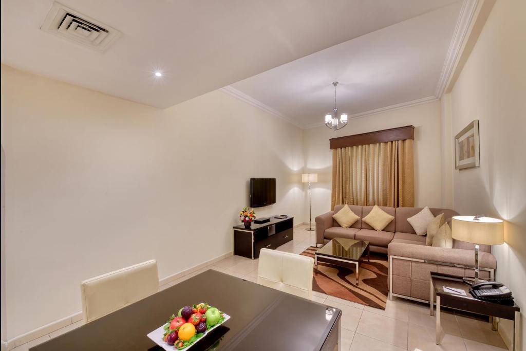 Premier One-Bedroom Apartment - Image 4