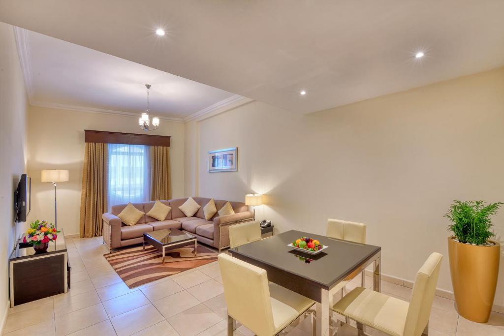 Premier One-Bedroom Apartment - Image 5