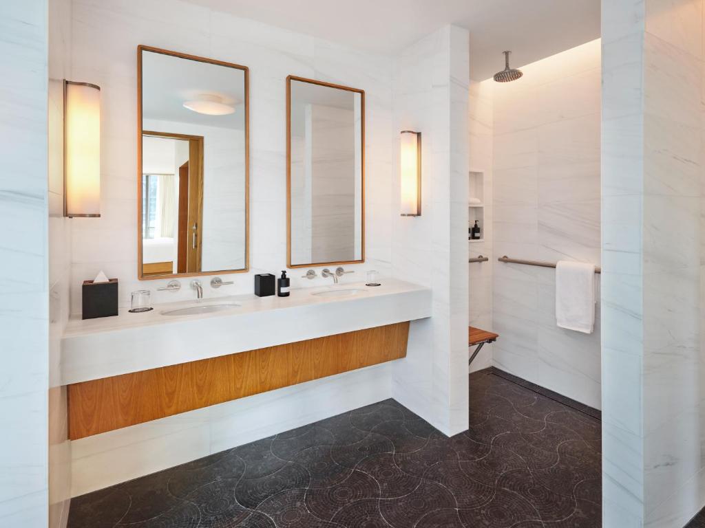 ADA Corner Studio Suite - Image 4