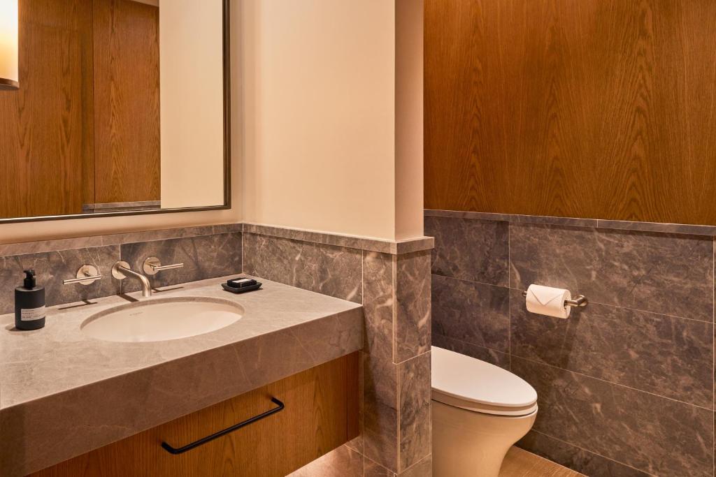 Corner One-Bedroom Suite, ADA - Image 1