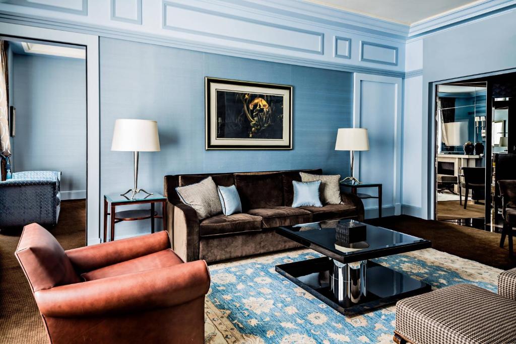 Macassar with View, 1 Bedroom Suite, City view - Image 1