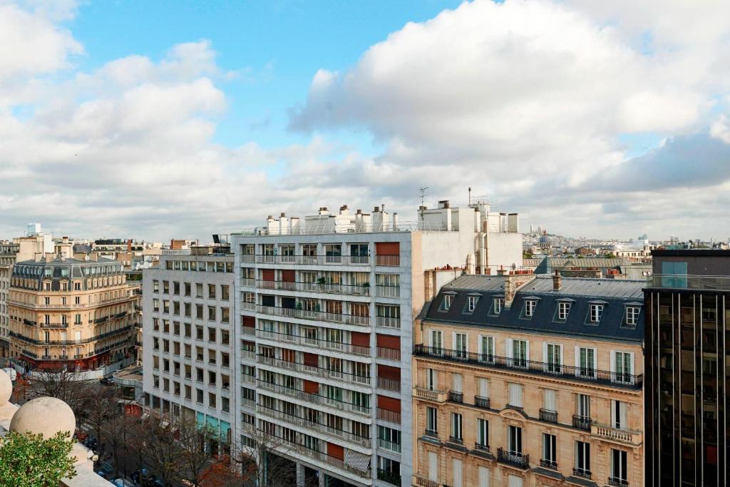 Macassar with View, 1 Bedroom Suite, City view - Image 6
