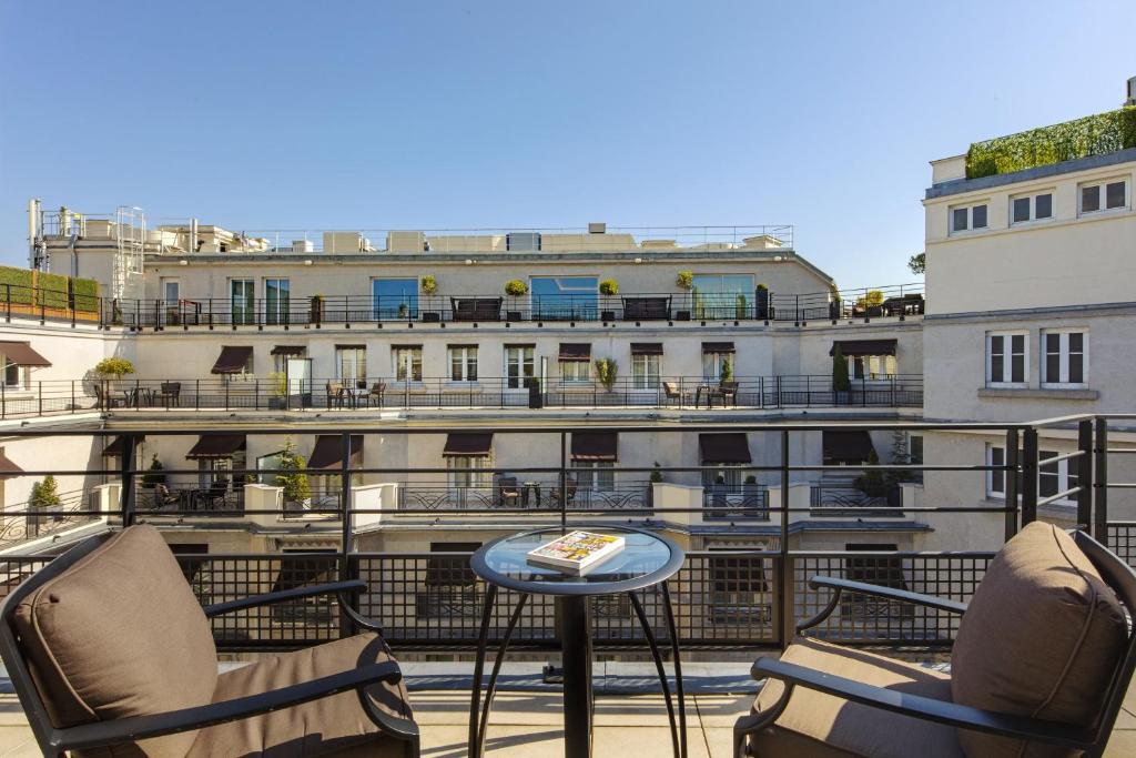 Mosaic Suite with Terrace, 1 Bedroom Suite, 1 Super King, Sofa bed - Image 1