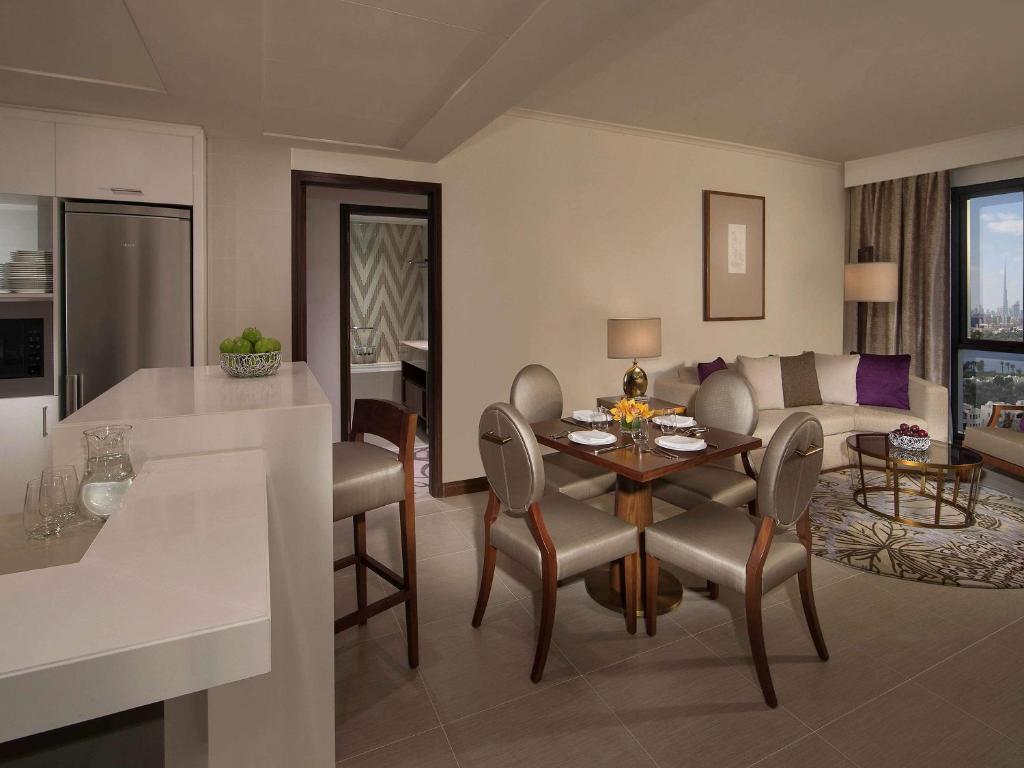 Two-Bedroom Apartment with Creek View - Image 1