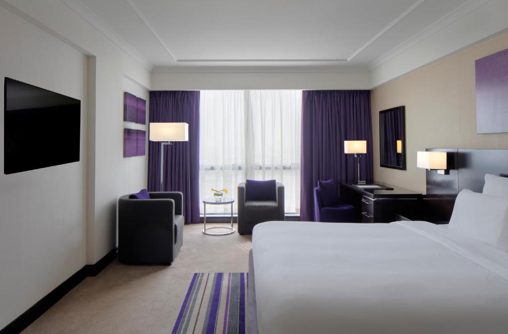 Executive King Suite - Image 2