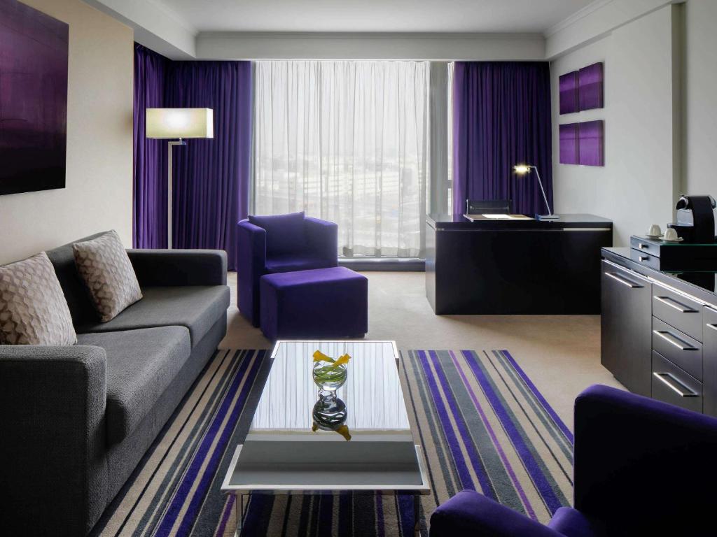 Executive King Suite - Image 4