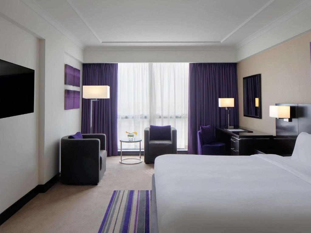 Executive King Suite - Image 7