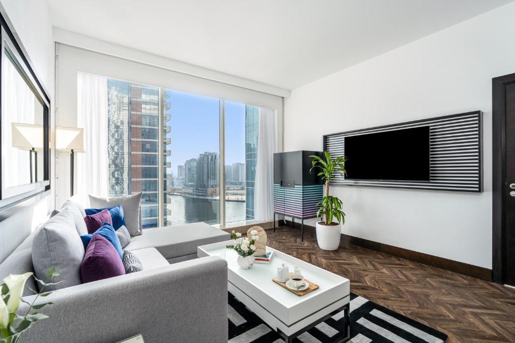 Deluxe Suite - Image 1