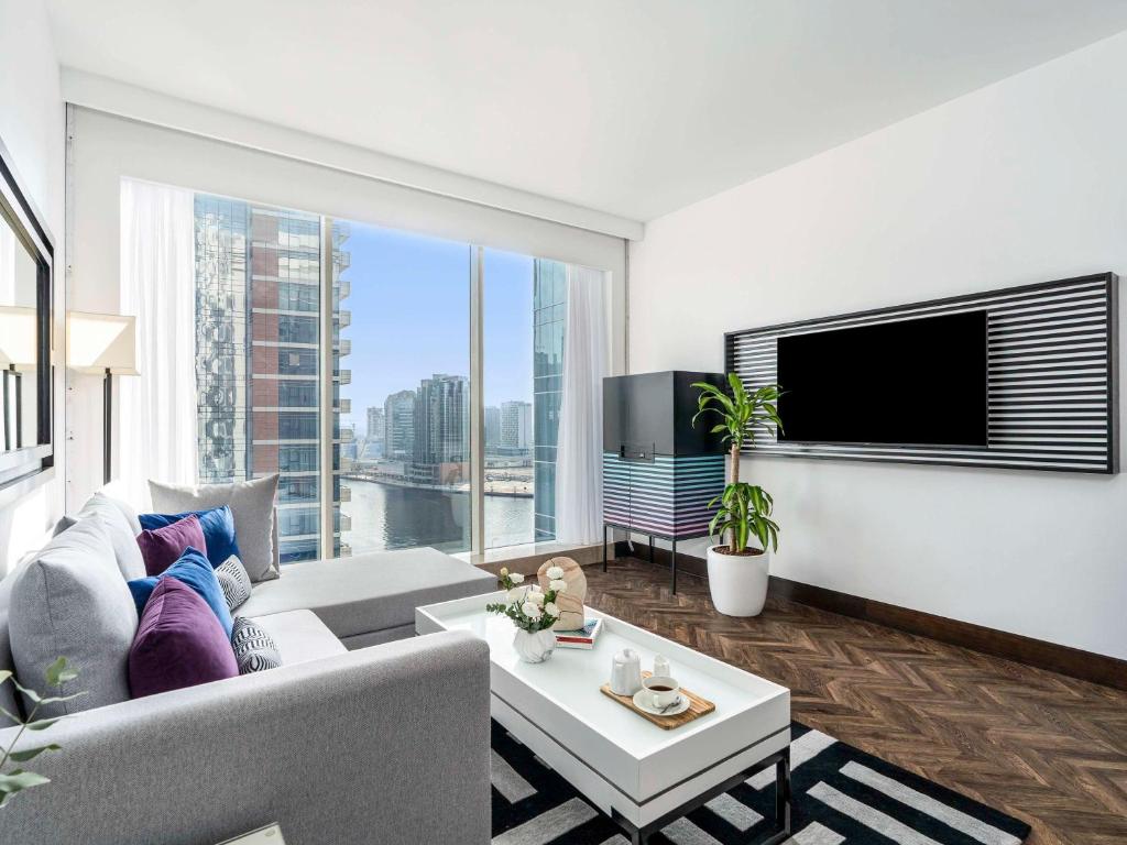 Deluxe Suite - Image 4