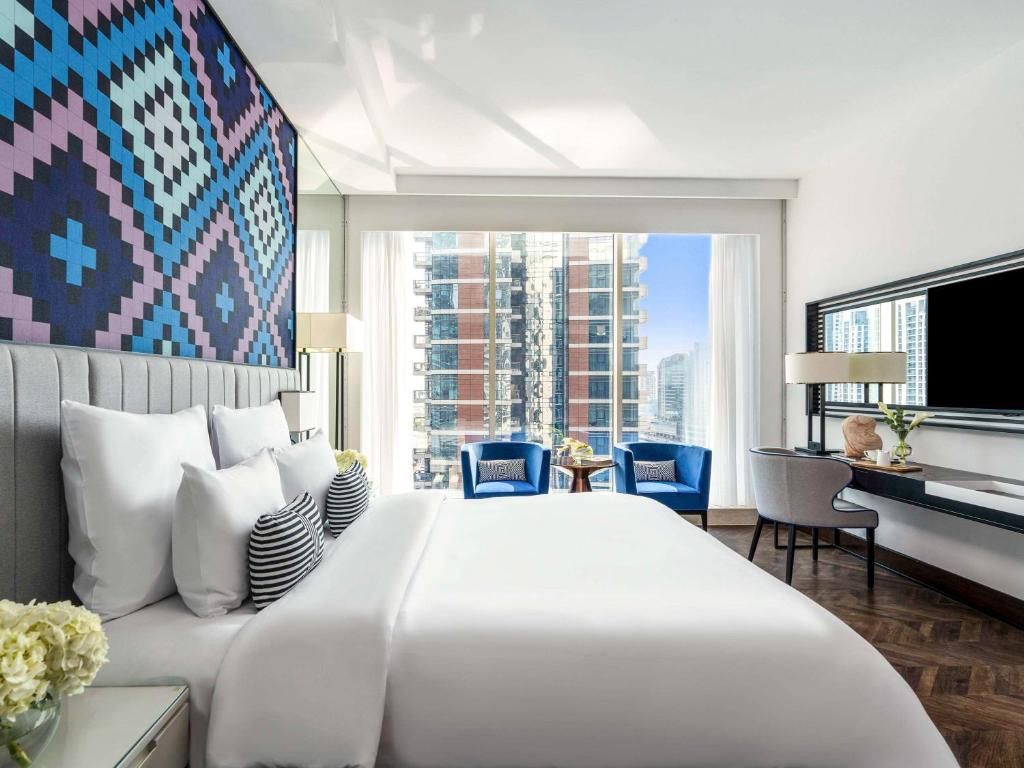 Deluxe Suite - Image 6
