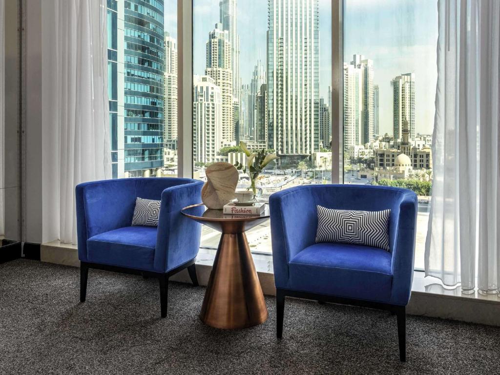 Executive King Room with Burj Khalifa View - Image 8