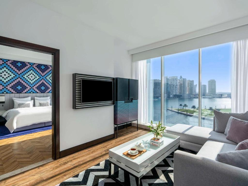 Premier Suite - Image 5