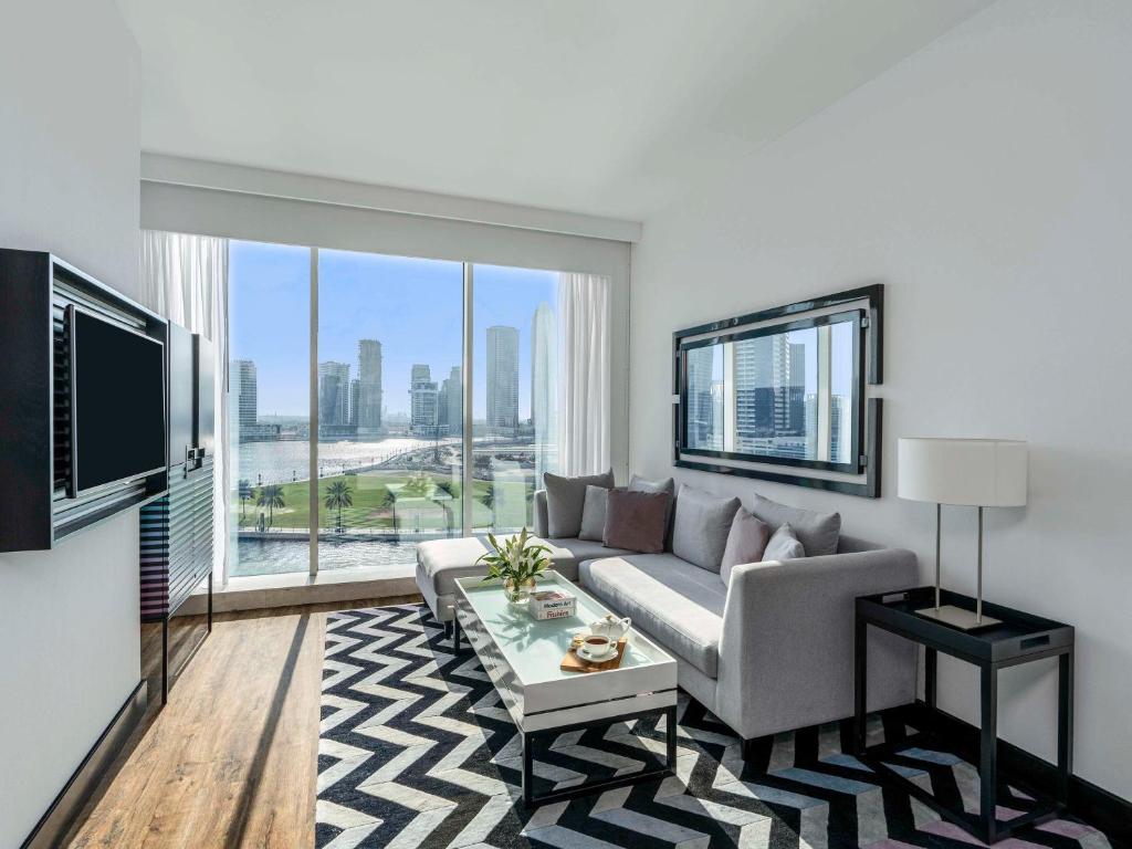 Premier Suite - Image 7
