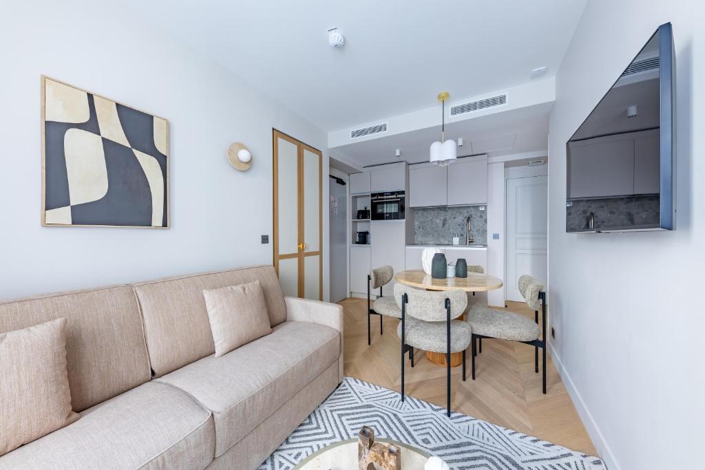 Apartment with Balcony - Image 13