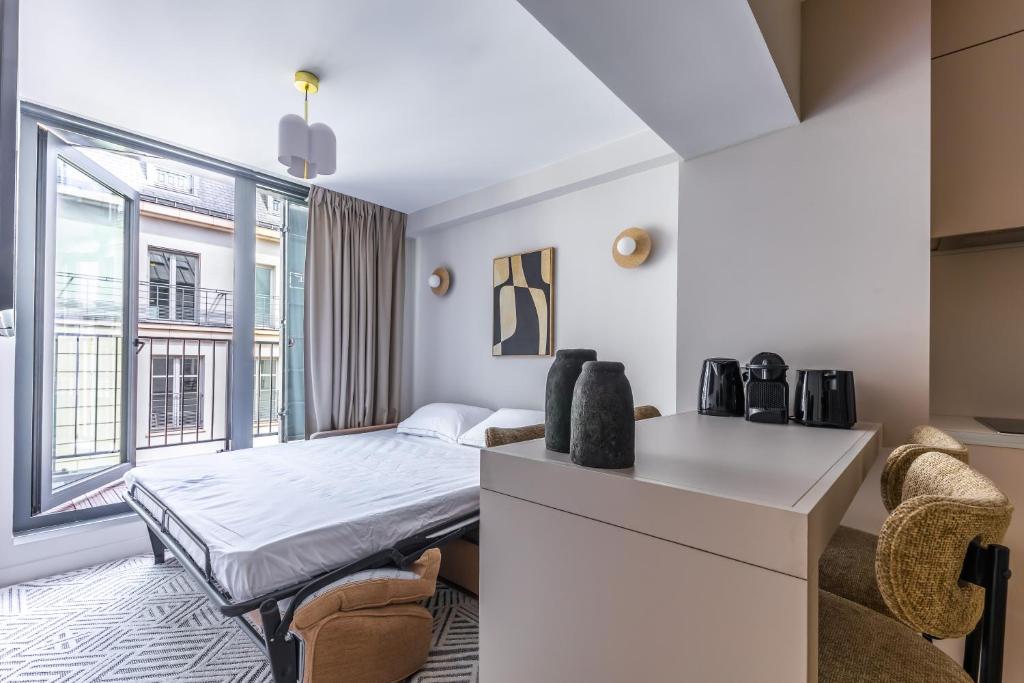 Apartment with Balcony - Image 17