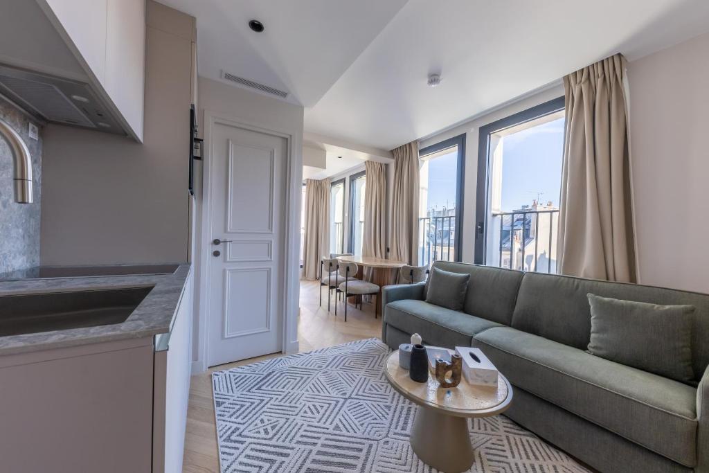 Apartment with Balcony - Image 20
