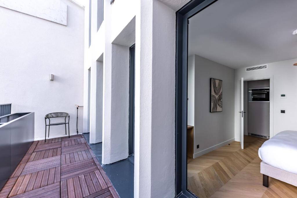 Apartment with Balcony - Image 6