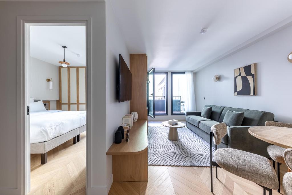 Apartment with Balcony - Image 7
