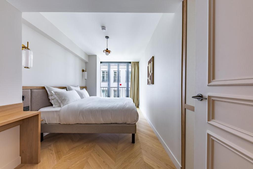 One-Bedroom Apartment with Balcony - Image 13