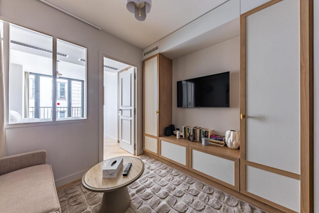 One-Bedroom Apartment with Balcony - Image 15