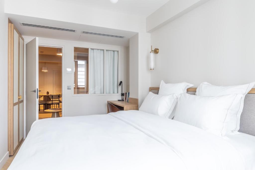 One-Bedroom Apartment with Balcony - Image 20