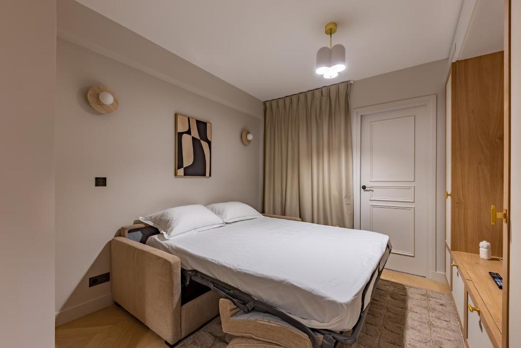 One-Bedroom Apartment with Balcony - Image 22