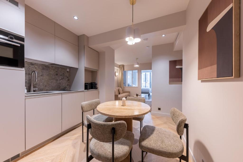 One-Bedroom Apartment with Balcony - Image 4