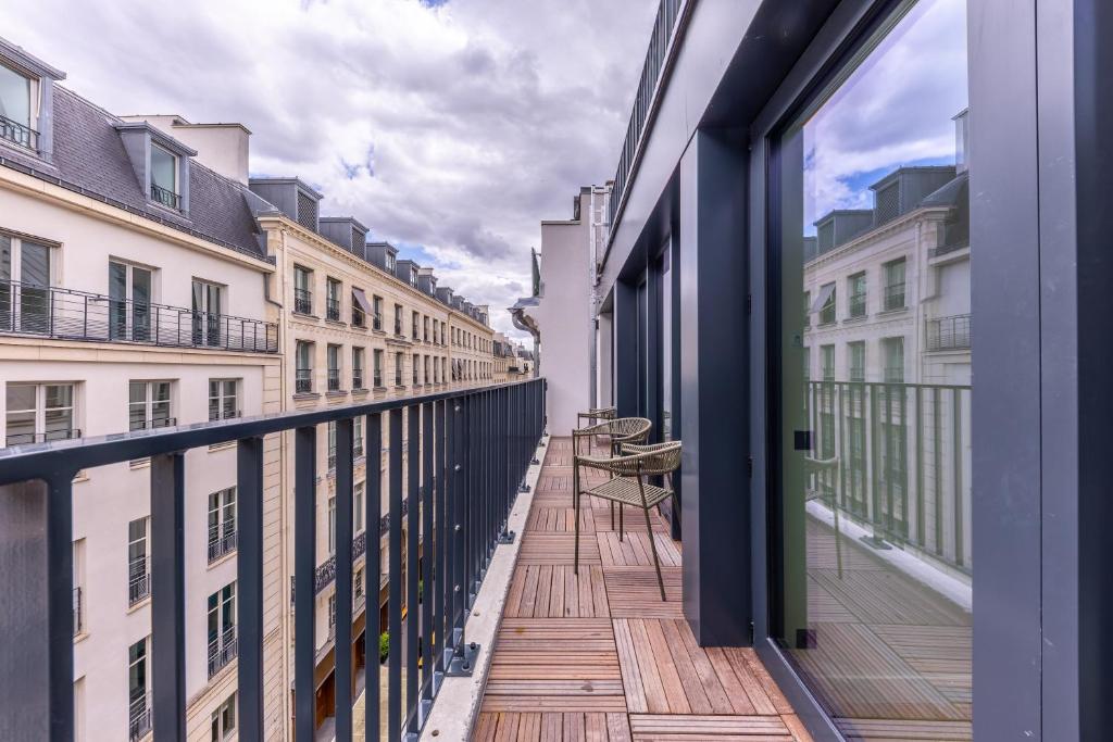 One-Bedroom Apartment with Balcony - Image 8