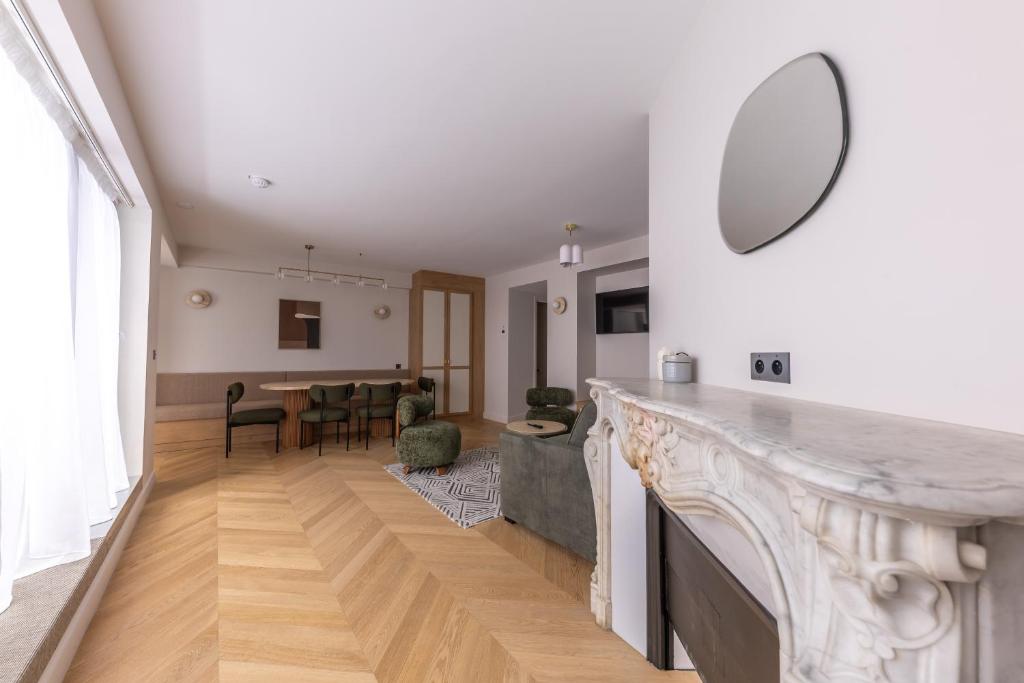 Two-Bedroom Apartment with Balcony and Terrace - Image 11