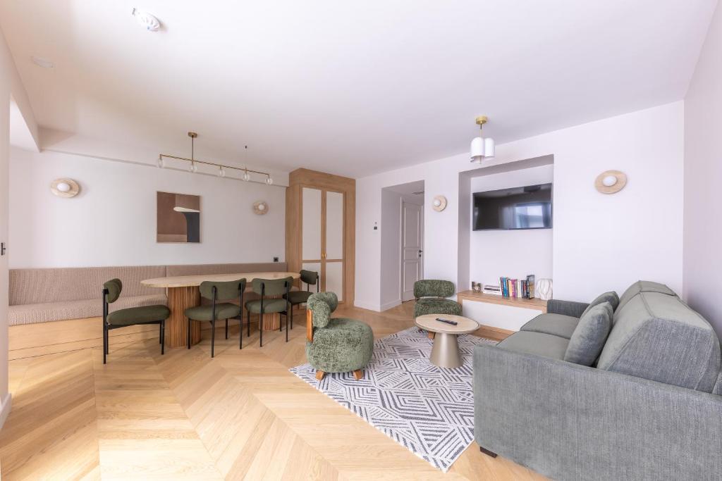 Two-Bedroom Apartment with Balcony and Terrace - Image 16