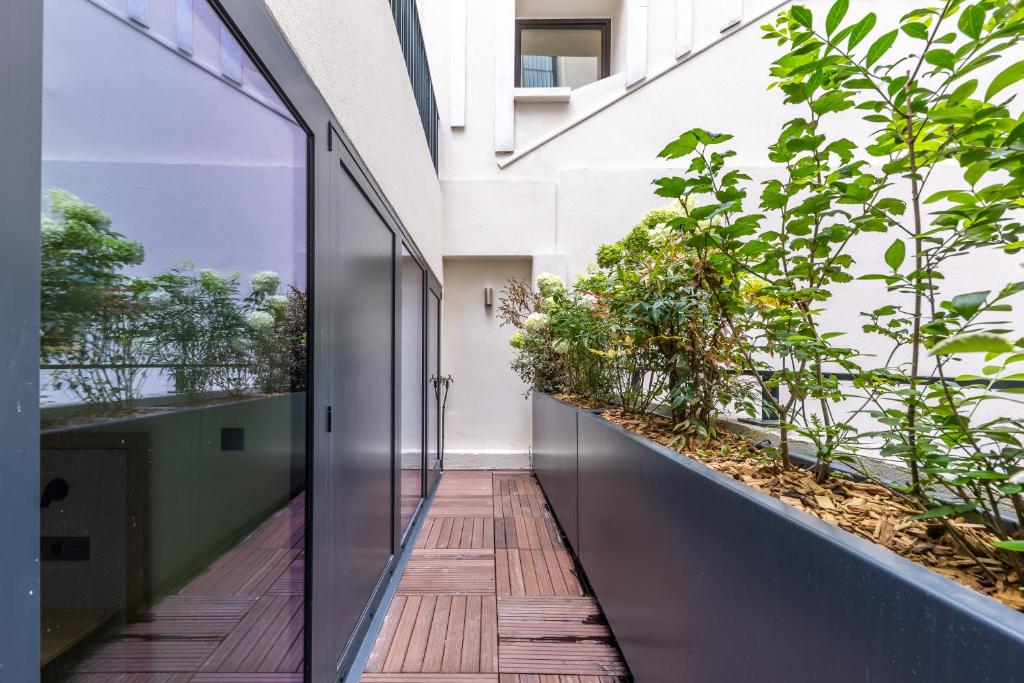 Two-Bedroom Apartment with Balcony and Terrace - Image 18