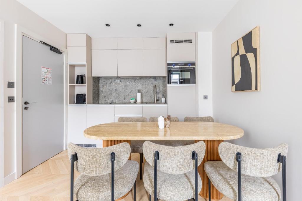 Two-Bedroom Apartment with Balcony and Terrace - Image 20