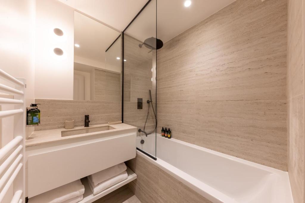 Two-Bedroom Apartment with Balcony and Terrace - Image 7
