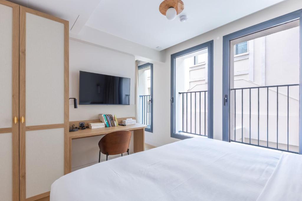Two-Bedroom Family Apartment - Image 13