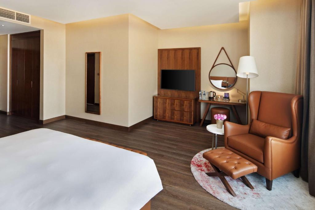 Executive Room - Canal View with Lounge Access - Image 10