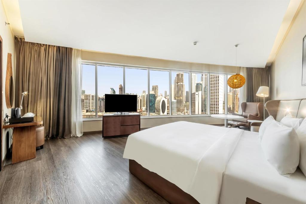 Superior Room - Canal View - Image 17