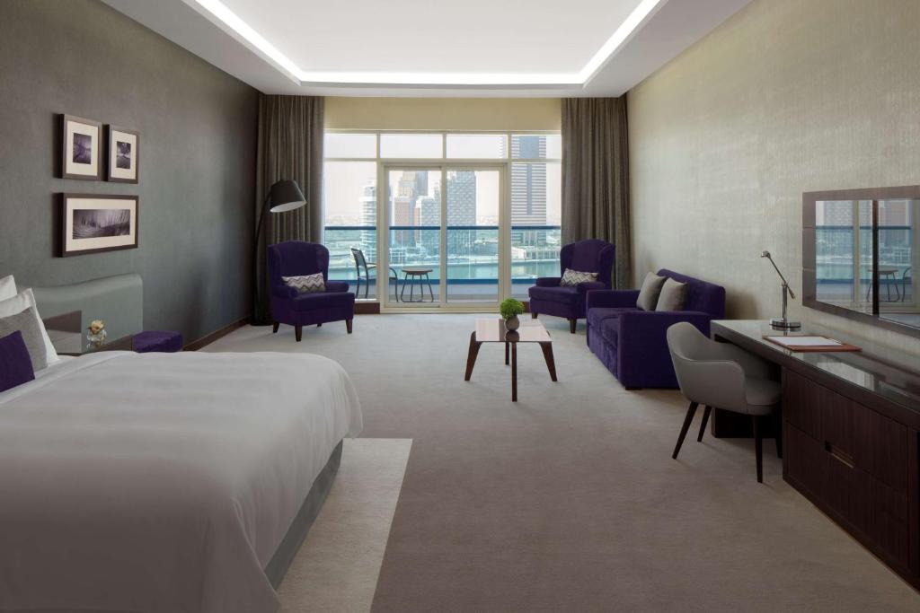 Radisson Blu Hotel, Dubai Waterfront