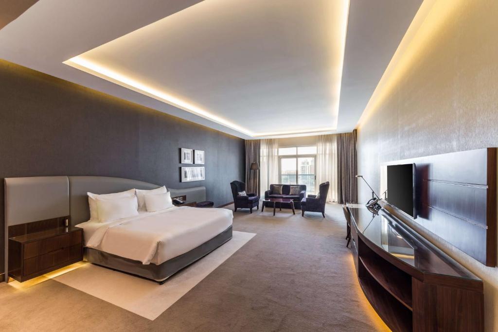 Family Room - Image 5