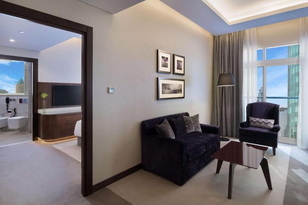 Junior Suite with Lounge Access - Image 7