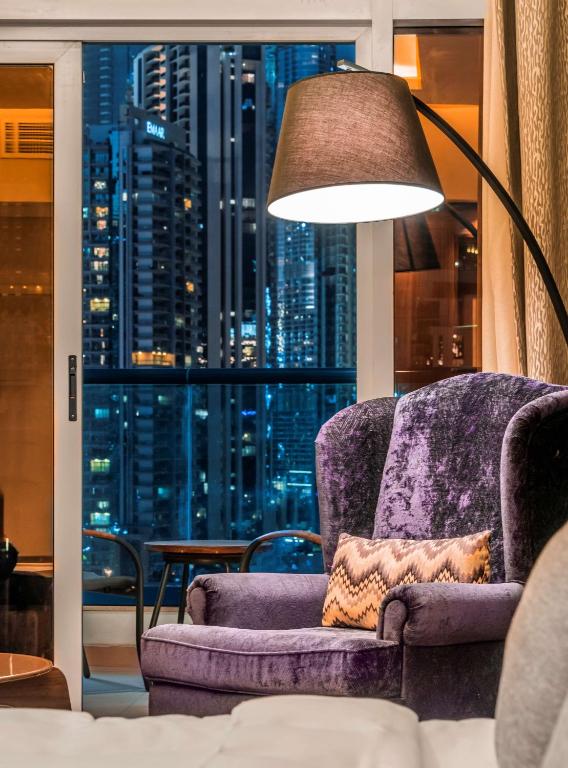Premium Room with Balcony and Downtown View - Image 4