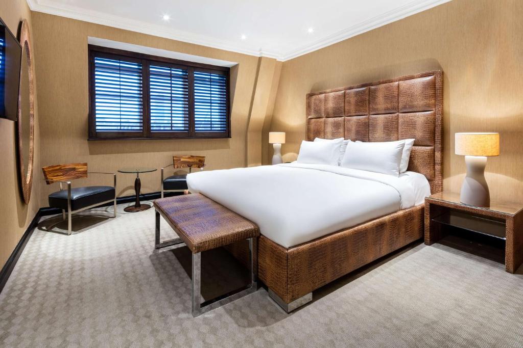 One-Bedroom Suite - Image 6